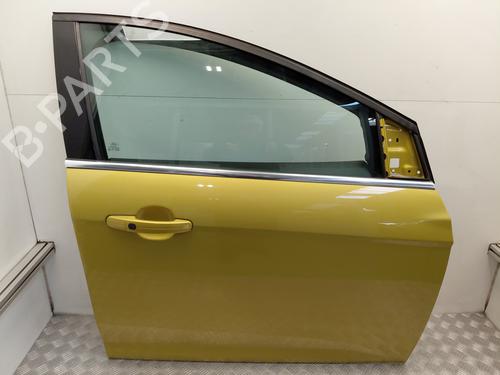 Used Right front door Right front door 32221909 32221909