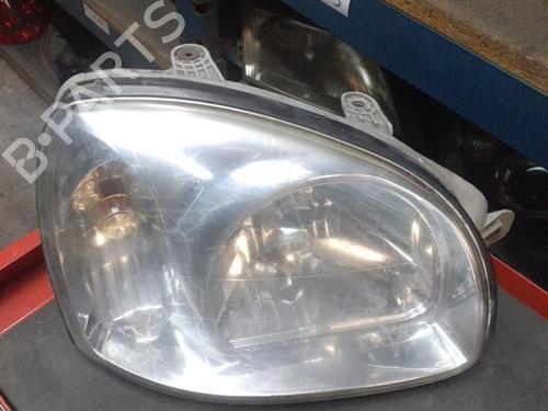 Used Right headlight HYUNDAI SANTA FÉ I (SM) 2.0 CRDi 4x4 (113 hp) 24768977