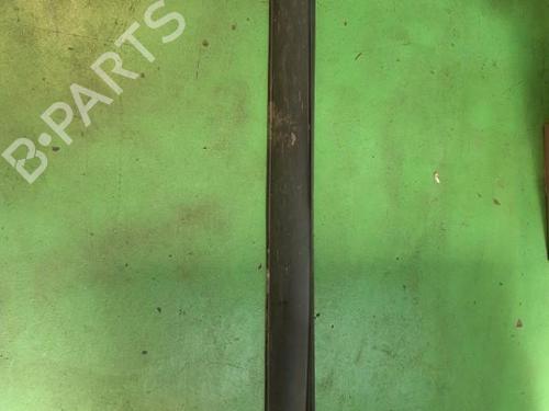 left-sideskirt-citroen-c4-cactus-2014-24761710 main image