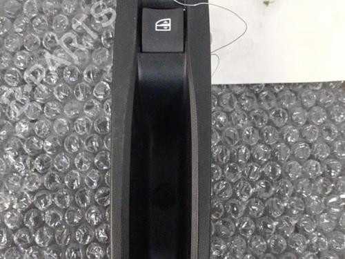 Used Left rear window switch Left rear window switch RENAULT MEGANE IV Hatchback (B9A/M/N_) 1.5 Blue dCi 115 (B9A6) (116 hp) 24740589 24740589