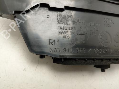 Used Right tailgate light Right tailgate light SKODA KAROQ (NU7, ND7) 1.6 TDI (115 hp) 32655762 32655762