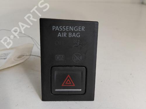 Used Warning switch Warning switch VW GOLF VII (5G1, BQ1, BE1, BE2) 1.6 TDI (105 hp) 36676507 36676507