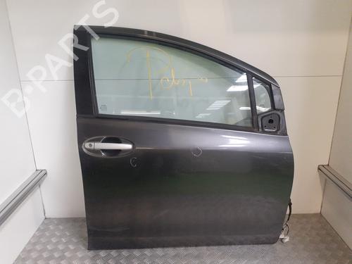 Used Right front door TOYOTA YARIS (_P9_) 1.4 D-4D (NLP90_, NLP90R) (90 hp) 28126622