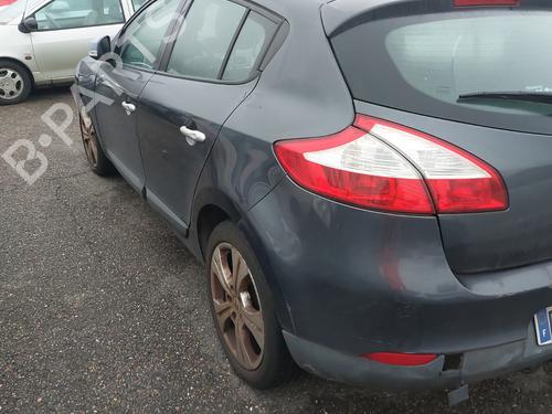 Brugte RENAULT MEGANE III Hatchback (BZ0/1_, B3_) 1.9 dCi (BZ0N, BZ0J) (131 hp) 4427847