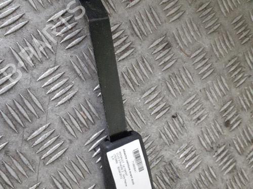 Used Seat buckle RENAULT CLIO III (BR0/1, CR0/1) 1.5 dCi (75 hp) 31211660