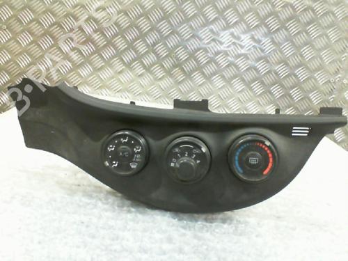 Used Climate control TOYOTA YARIS (_P13_) 1.0 (KSP130_, KSP130) (69 hp) 24742740