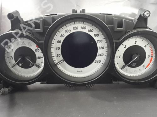 Used Instrument cluster Instrument cluster MERCEDES-BENZ C-CLASS (W204) [2007-2015] 38882701 38882701