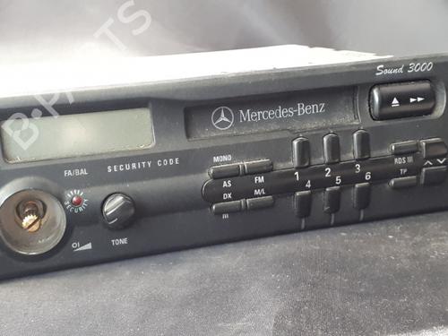 Used Radio Radio MERCEDES-BENZ VITO Bus (W638) [1996-2003] 38883210 38883210