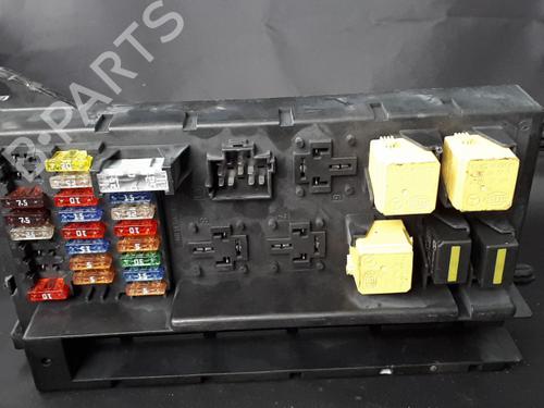 Used Fuse box Fuse box 38884927 38884927