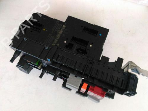 Used Fuse box Fuse box 38889463 38889463