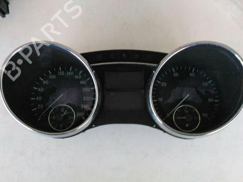 Used Instrument cluster Instrument cluster MERCEDES-BENZ R-CLASS (W251, V251) [2005-2017] 38889494 38889494