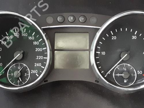 Used Instrument cluster Instrument cluster MERCEDES-BENZ R-CLASS (W251, V251) [2005-2017] 38897571 38897571