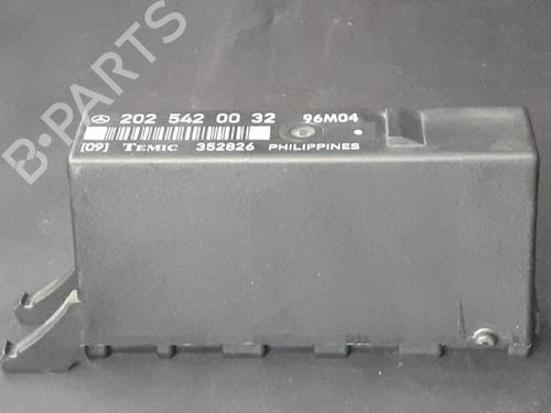 Used Electronic module Electronic module MERCEDES-BENZ C-CLASS (W202) C 250 Turbo-D (202.128) (150 hp) 38897712 38897712
