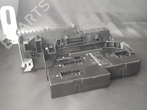 Used Fuse box Fuse box 38898046 38898046
