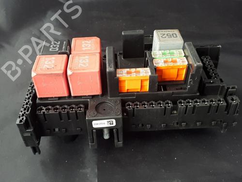 Used Fuse box Fuse box 38900190 38900190