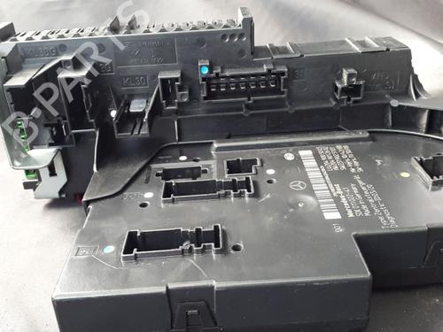 Used Fuse box Fuse box 38900421 38900421