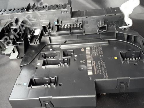 Used Fuse box Fuse box 38900452 38900452