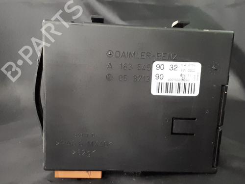 Used Fuse box Fuse box MERCEDES-BENZ M-CLASS (W163) ML 270 CDI (163.113) (163 hp) 38900837 38900837