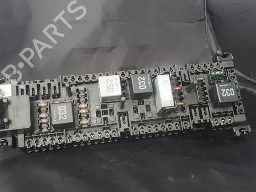 Used Fuse box Fuse box 38901009 38901009