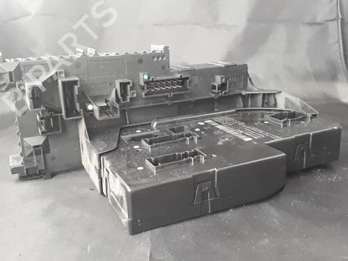 Used Fuse box Fuse box 38901021 38901021