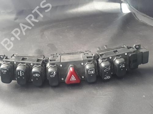 Used Warning switch Warning switch MERCEDES-BENZ S-CLASS (W220, V220) S 320 CDI (220.026, 220.126) (197 hp) 38902401 38902401