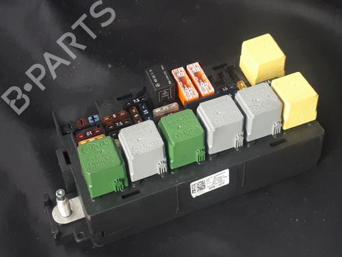 Used Fuse box Fuse box 38904339 38904339