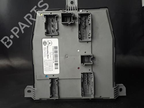Used Fuse box Fuse box 38905297 38905297