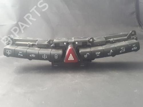 Used Warning switch Warning switch MERCEDES-BENZ S-CLASS (W220, V220) S 320 CDI (220.026, 220.126) (197 hp) 38906947 38906947