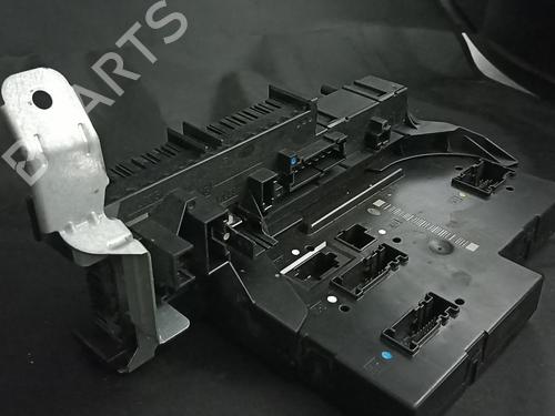 Used Fuse box Fuse box 38907846 38907846