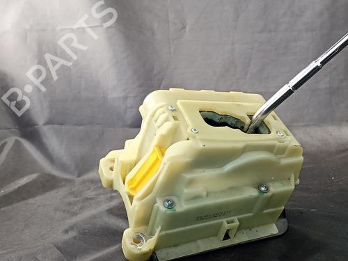 gear-lever-mercedes-benz-c-class-w204-2007-2008-2009-2010-2011-2012-2013-2014-2015-38908157 main image