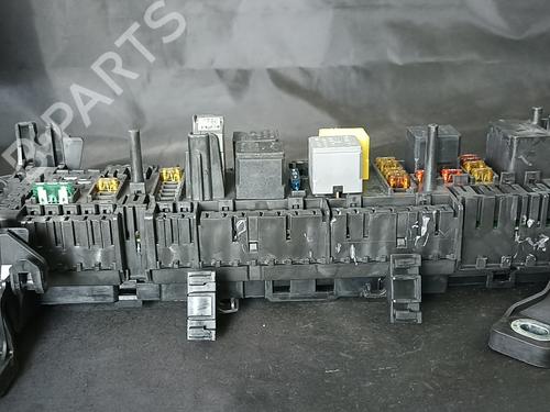 Used Fuse box Fuse box 38908230 38908230