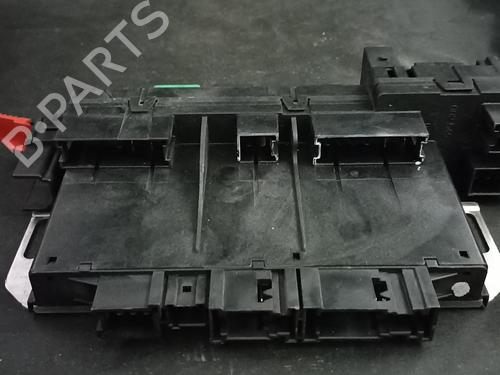 Used Fuse box Fuse box MERCEDES-BENZ S-CLASS (W220, V220) S 320 CDI (220.026, 220.126) (197 hp) 38908244 38908244