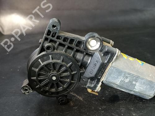 Used Right rear window motor Right rear window motor MERCEDES-BENZ E-CLASS (W210) E 290 Turbo-D (210.017) (129 hp) 38908279 38908279