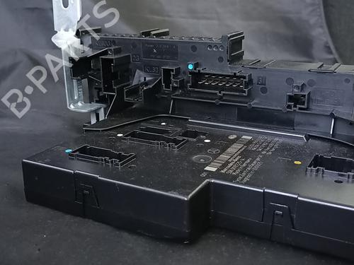 Used Fuse box Fuse box 38909781 38909781
