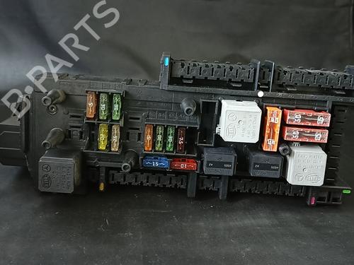 Used Fuse box Fuse box 38910406 38910406