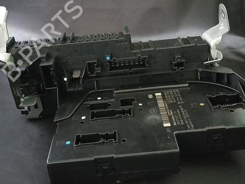 Used Fuse box Fuse box 38910477 38910477
