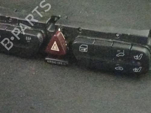 Used Warning switch Warning switch MERCEDES-BENZ C-CLASS Coupe (CL203) C 180 Kompressor (203.746) (143 hp) 38876924 38876924