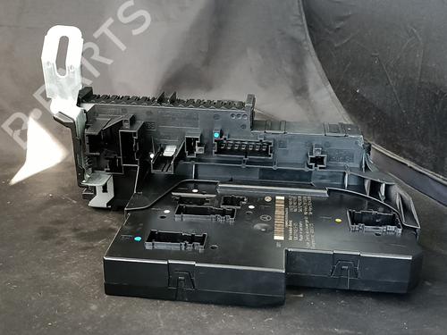 Used Fuse box Fuse box 38877351 38877351