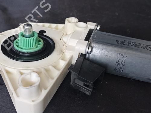 right-front-window-motor-mercedes-benz-s-class-w221-v221-2005-2006-2007-2008-2009-2010-2011-2012-2013-38877571 main image