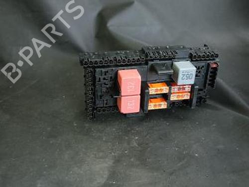 Used Fuse box Fuse box 38879624 38879624
