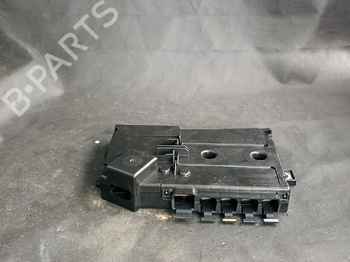 Used Fuse box Fuse box 38879625 38879625
