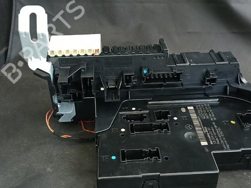 Used Fuse box Fuse box 38879843 38879843