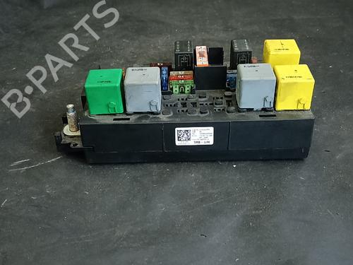 Used Fuse box Fuse box 38880263 38880263