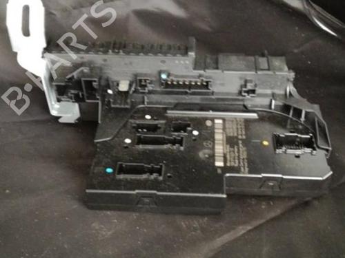 Used Fuse box Fuse box 38880937 38880937