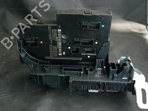 Used Fuse box Fuse box 38880949 38880949