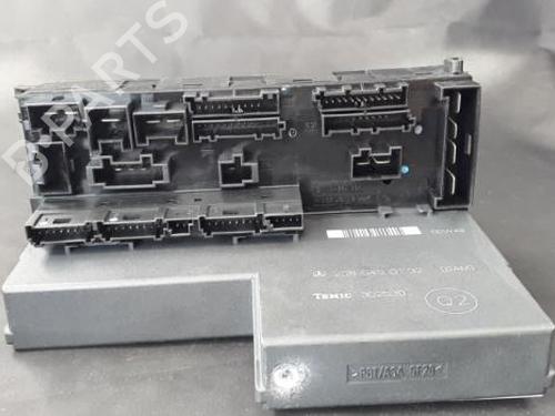 Used Fuse box Fuse box 38880972 38880972