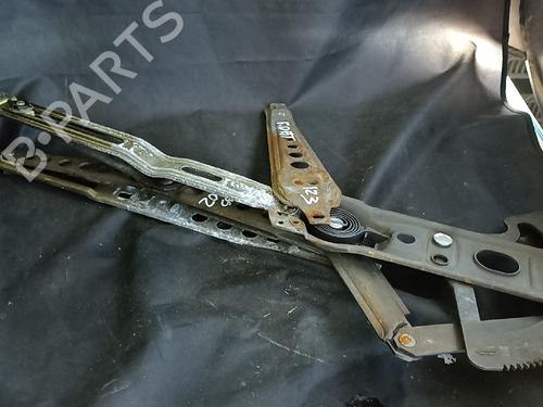 Used Front right window mechanism Front right window mechanism MERCEDES-BENZ 123 Coupe (C123) 230 C (123.043) (109 hp) 38881086 38881086