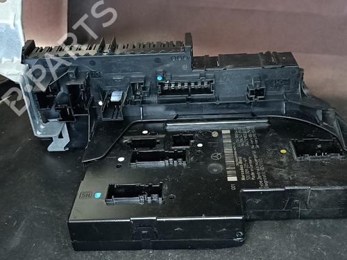 Used Fuse box Fuse box 38881457 38881457