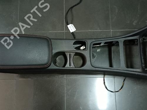Used Armrest / Center console Armrest / Center console 38882877 38882877