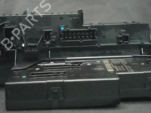 Used Fuse box Fuse box 38883142 38883142
